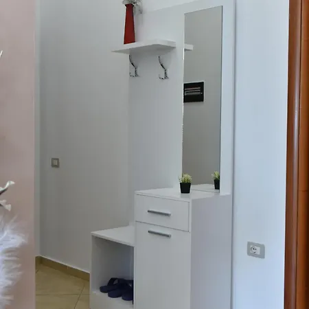 Veliu's Apartament Apartamento *