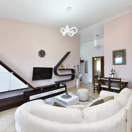 Apartamento Veliu's Apartament *